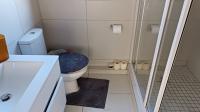 Main Bathroom - 4 square meters of property in Burgundy Estate