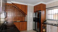Kitchen - 18 square meters of property in Montana Park