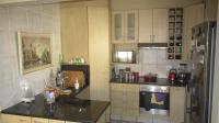 Kitchen - 8 square meters of property in Douglasdale