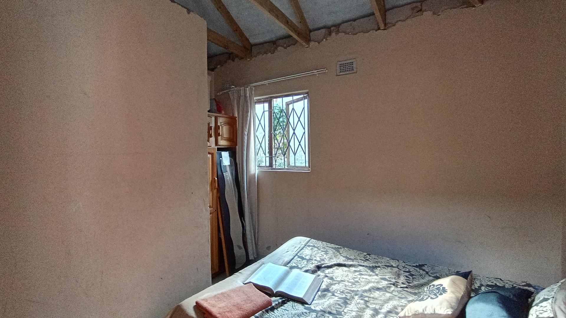 Staff Room - 18 square meters of property in KwaMashu