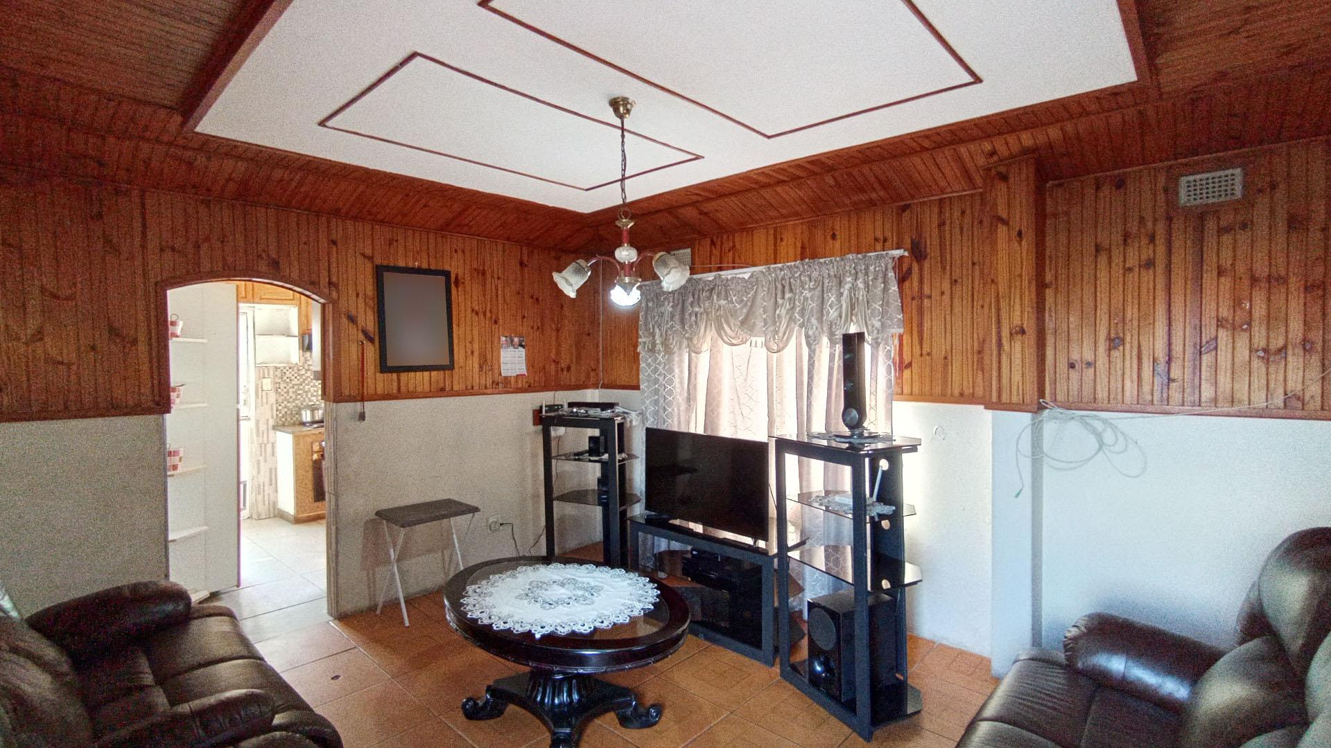 Lounges - 20 square meters of property in KwaMashu