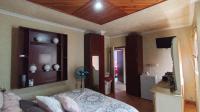 Main Bedroom - 17 square meters of property in KwaMashu