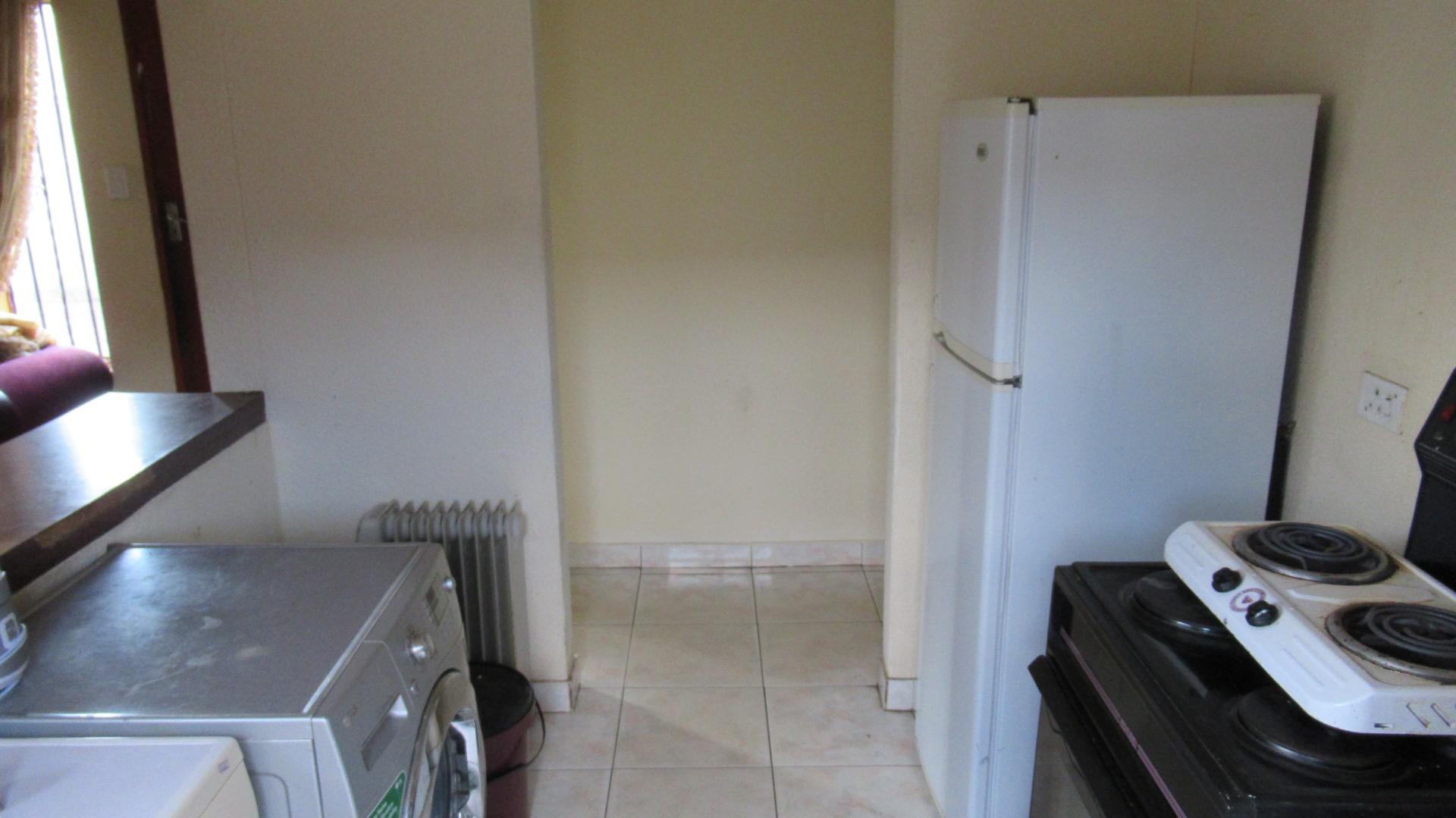 Kitchen - 9 square meters of property in Naturena