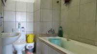 Bathroom 1 - 10 square meters of property in Regents Park