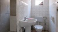 Bathroom 1 - 10 square meters of property in Regents Park