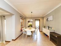 Dining Room of property in Beacon Bay