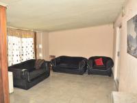 Lounges of property in Moffat View