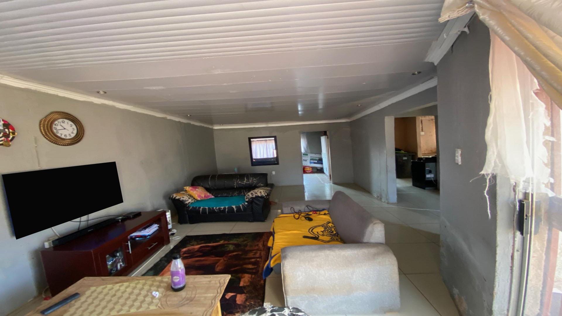 Lounges of property in Masetjhaba View