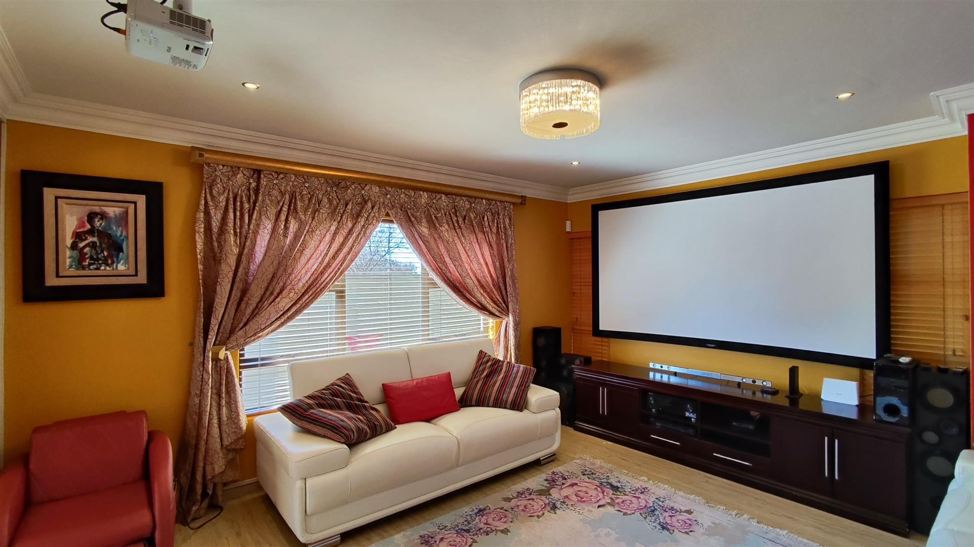 TV Room - 25 square meters of property in Parkhaven