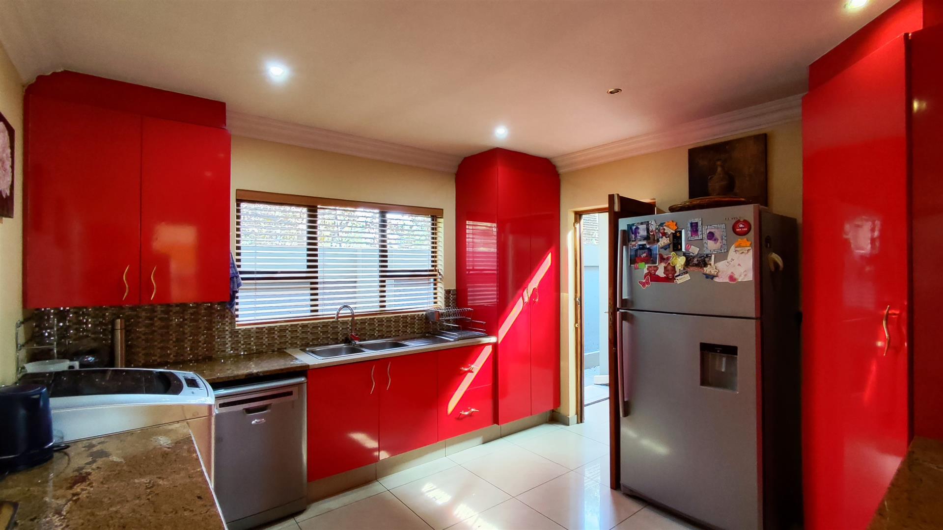 Kitchen - 40 square meters of property in Parkhaven