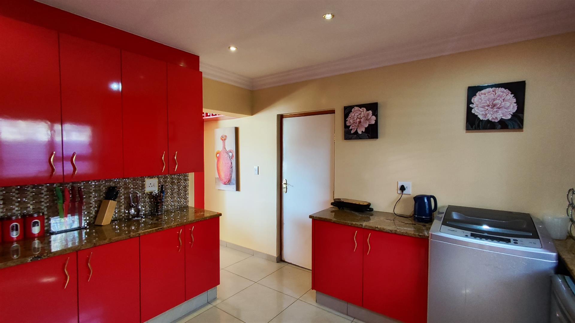 Kitchen - 40 square meters of property in Parkhaven