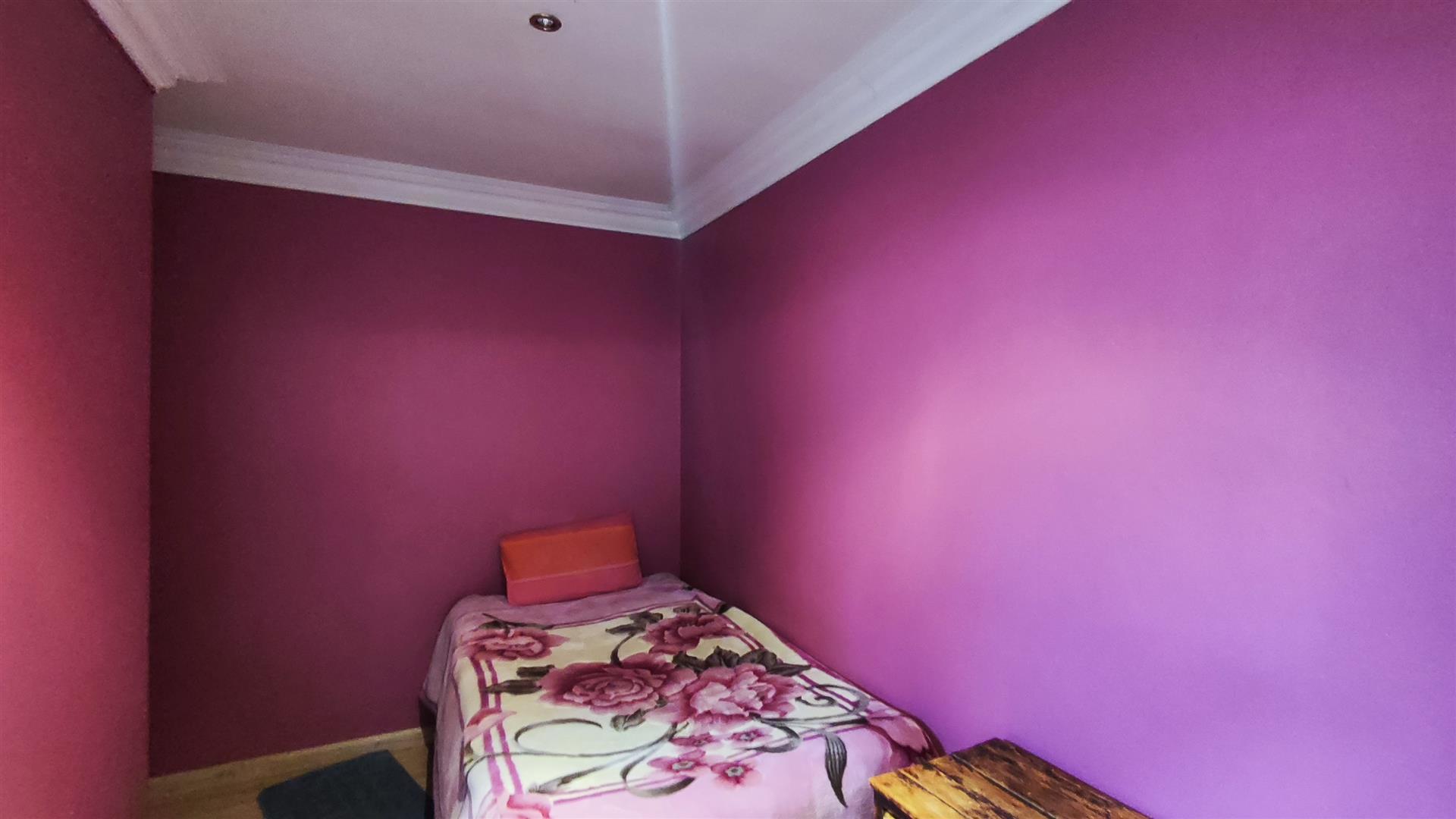 Bed Room 1 - 9 square meters of property in Parkhaven