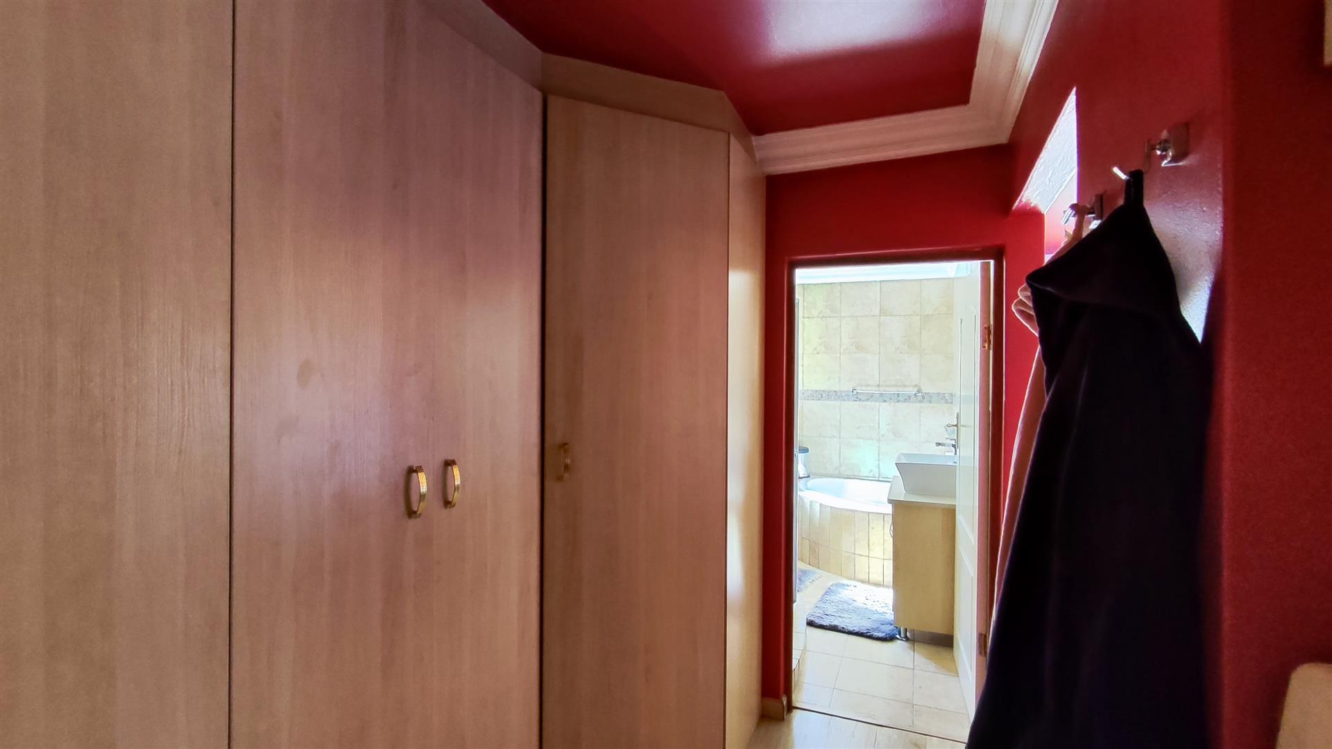 Spaces - 71 square meters of property in Parkhaven