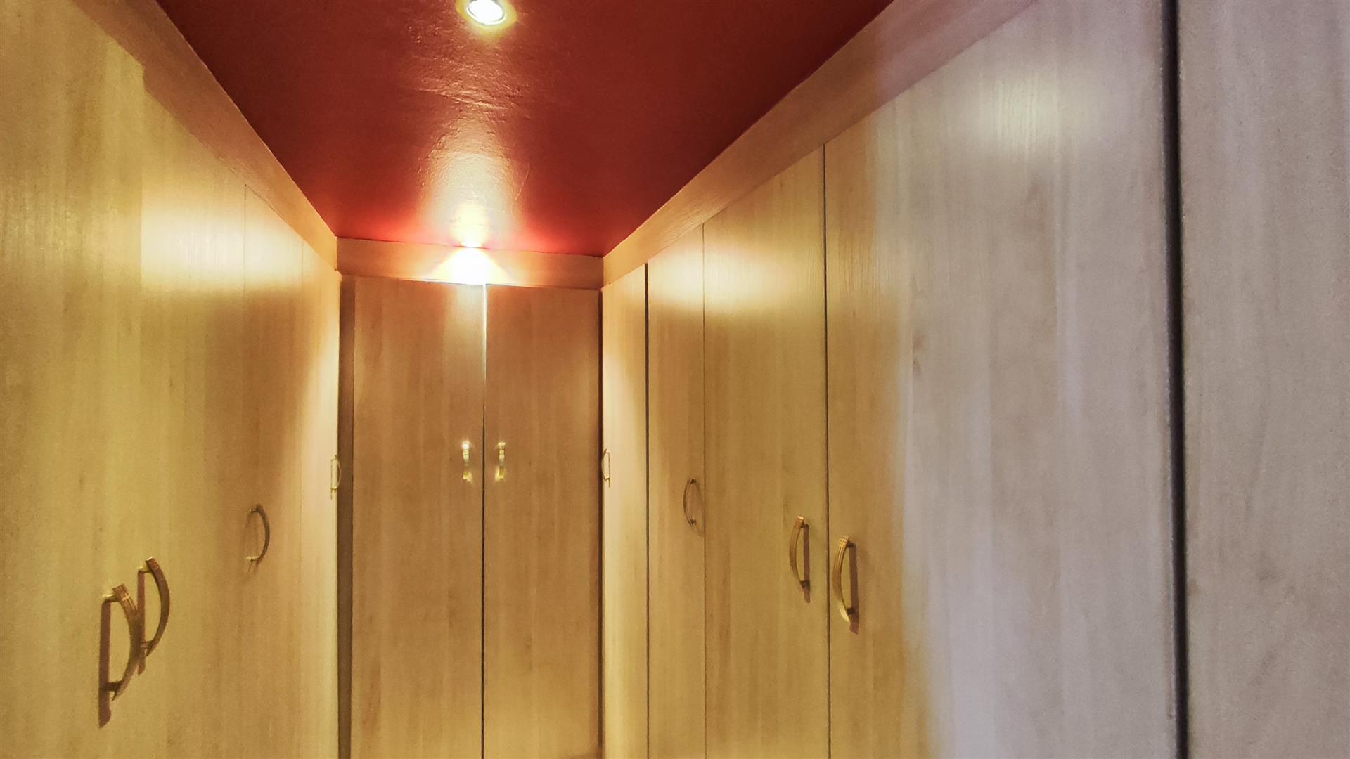 Spaces - 71 square meters of property in Parkhaven