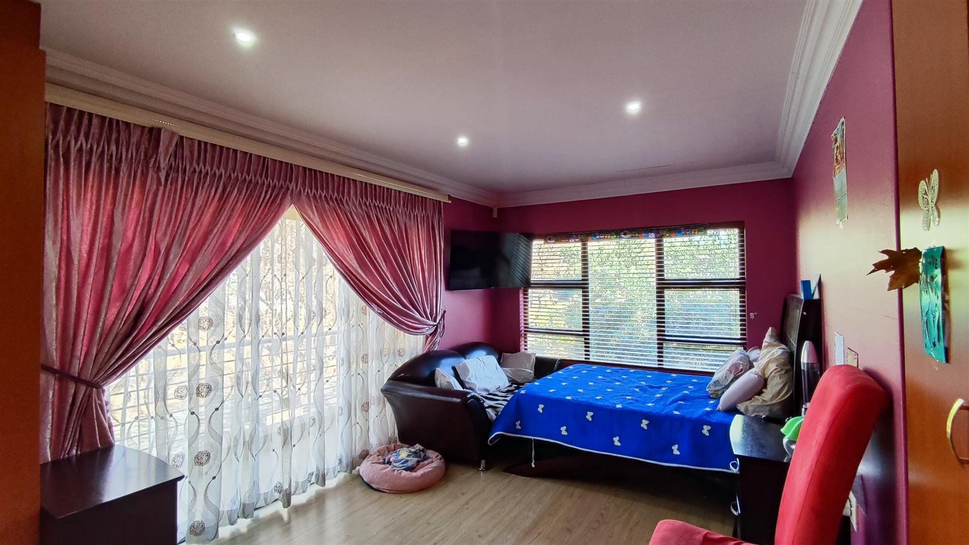 Bed Room 4 - 21 square meters of property in Parkhaven