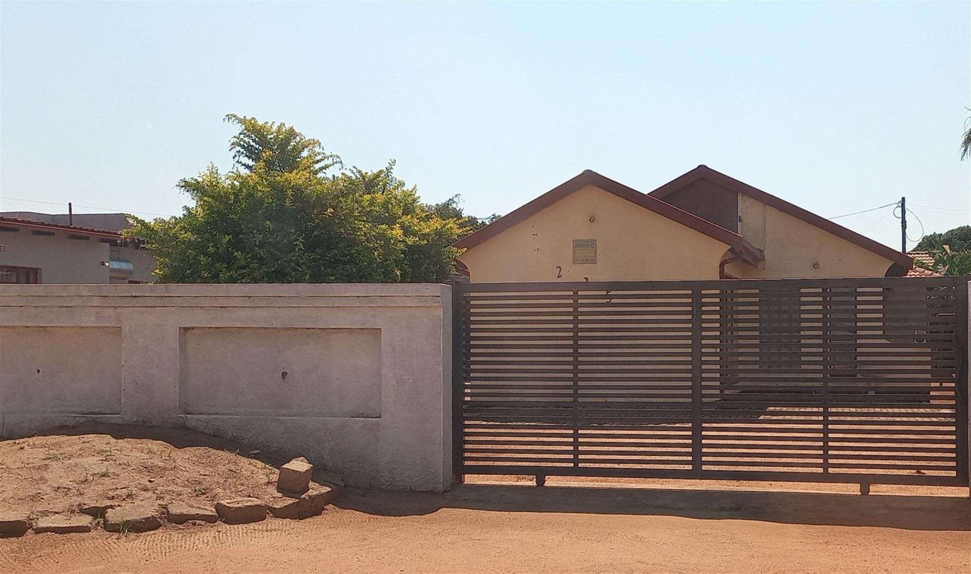 Front View of property in Lebowakgomo