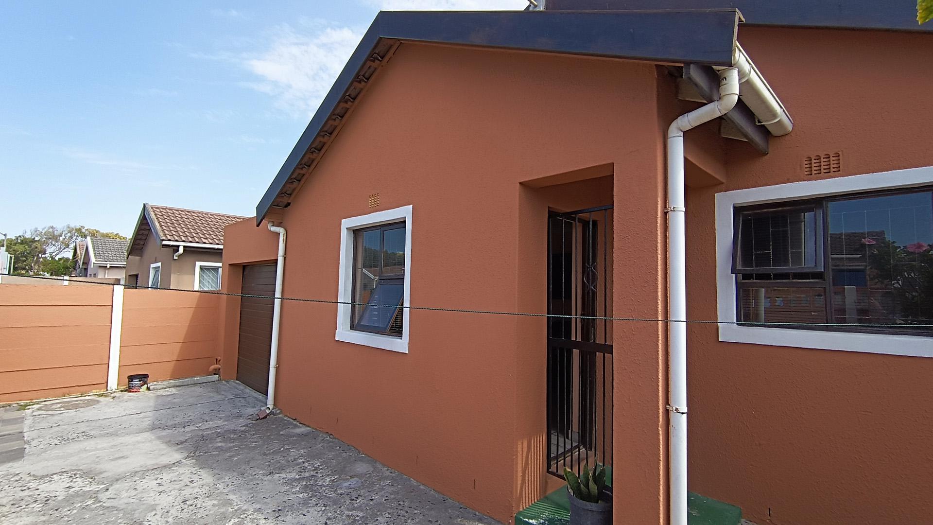 Front View of property in Westridge CP