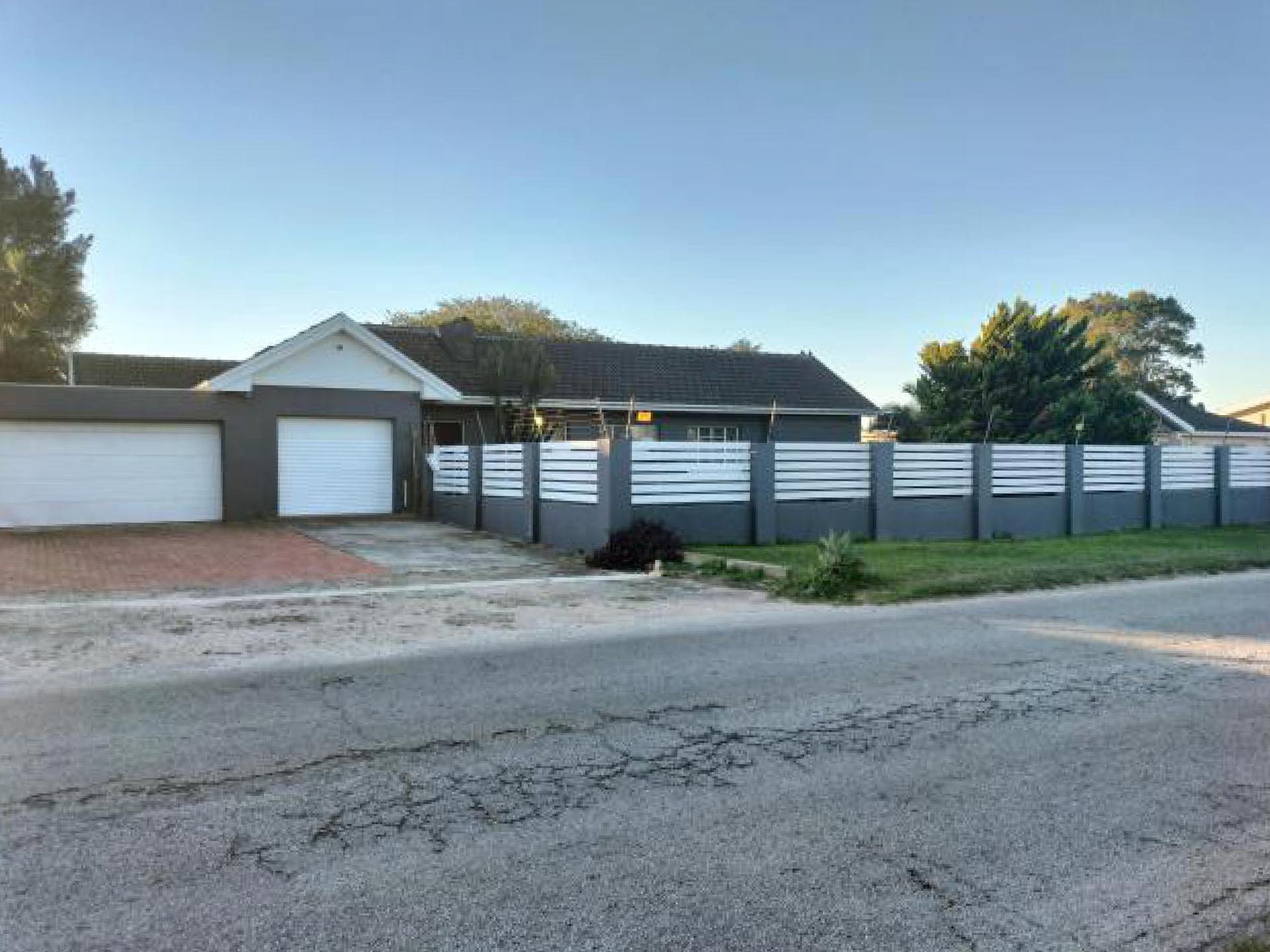 Front View of property in Cotswold