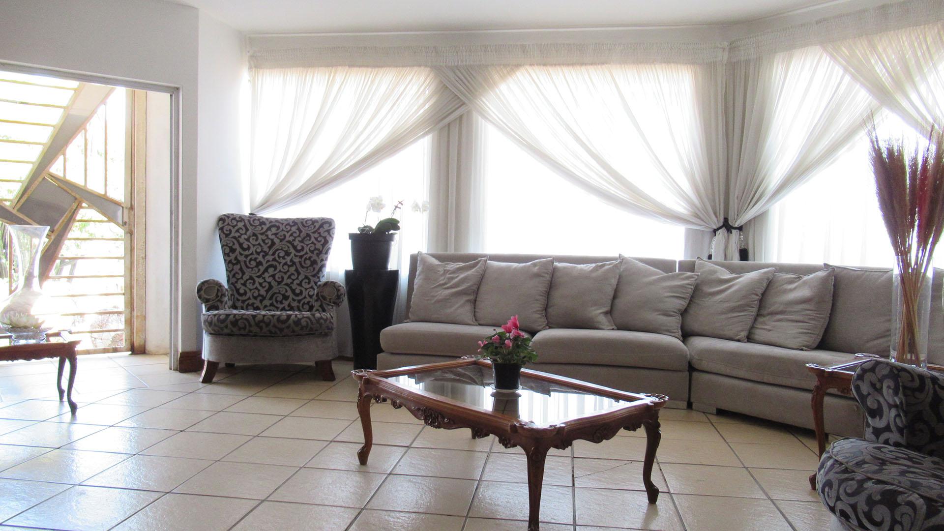Lounges - 45 square meters of property in Roodepoort