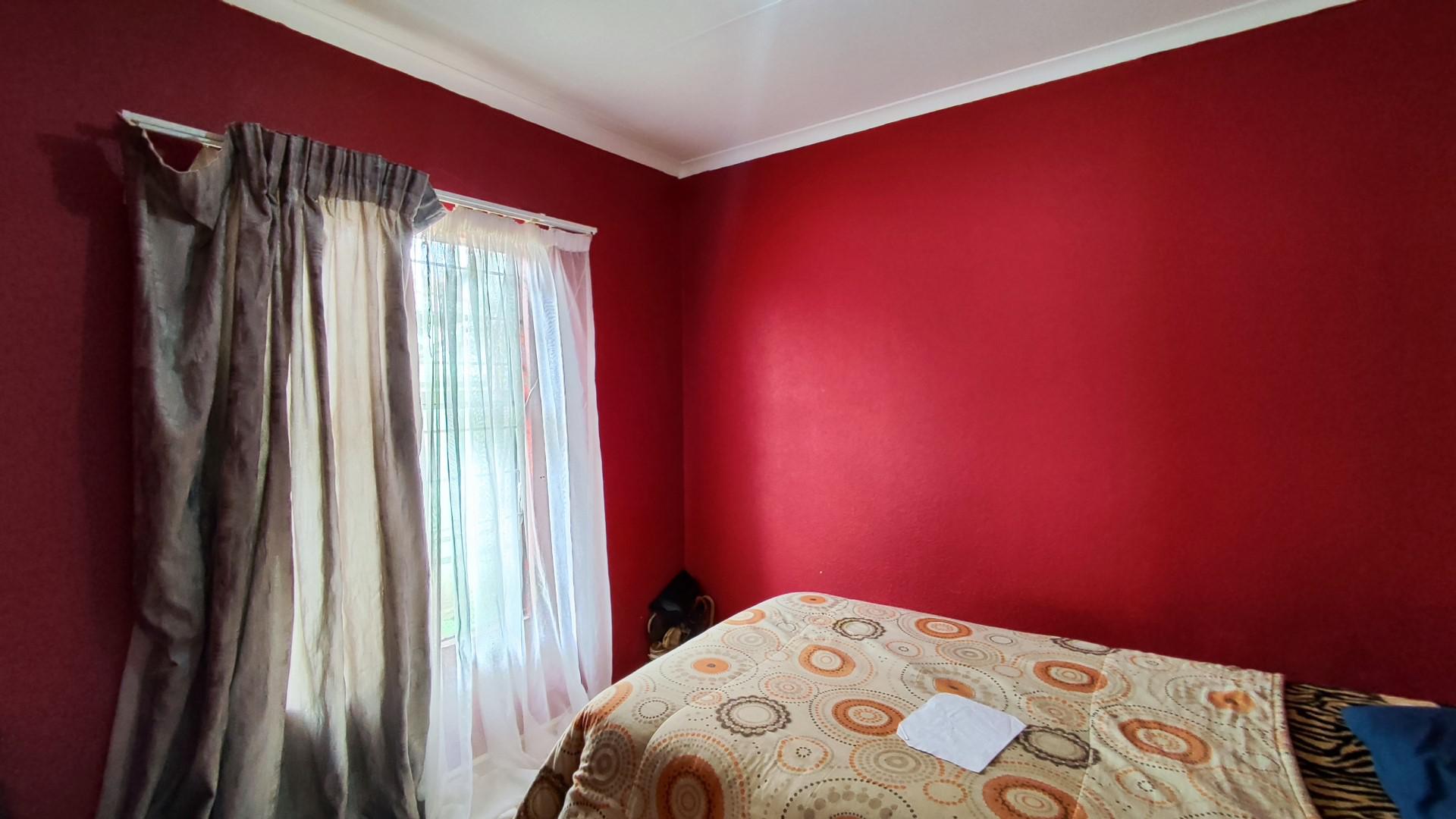 Bed Room 3 - 10 square meters of property in Salfin