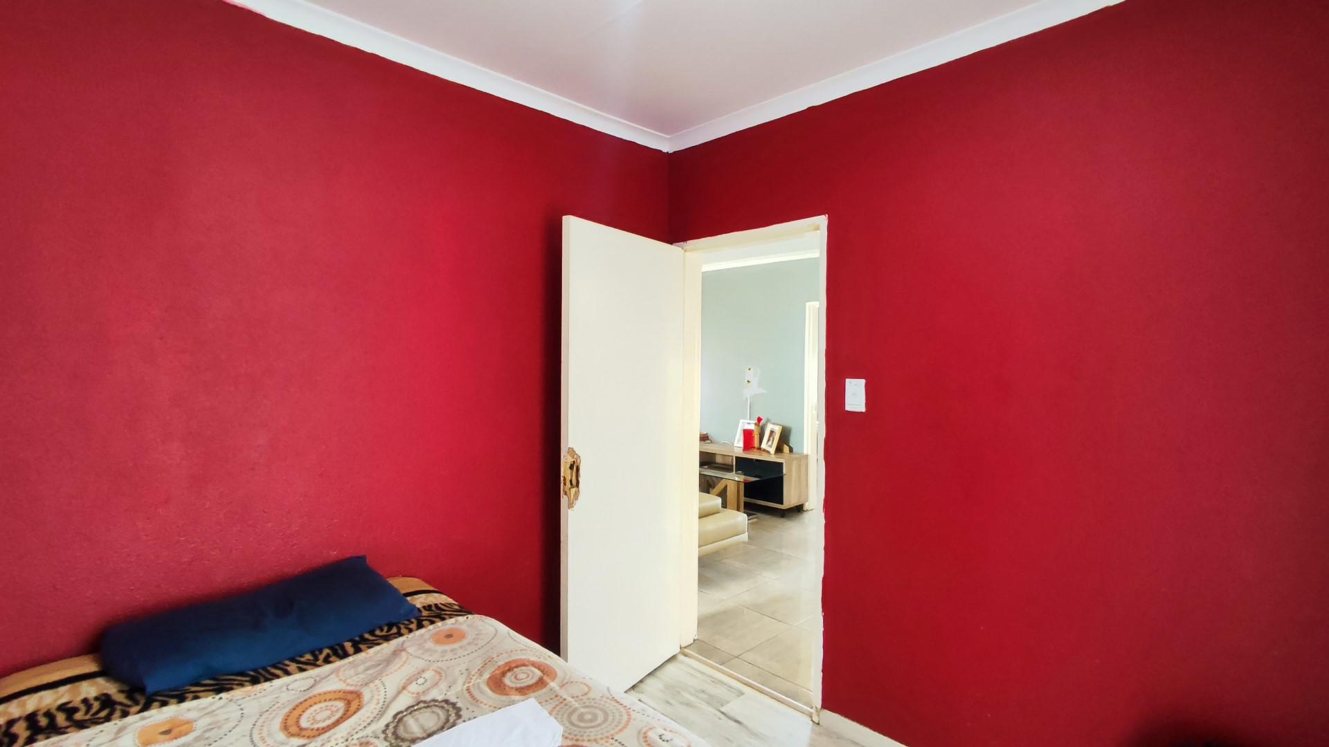 Bed Room 3 - 10 square meters of property in Salfin