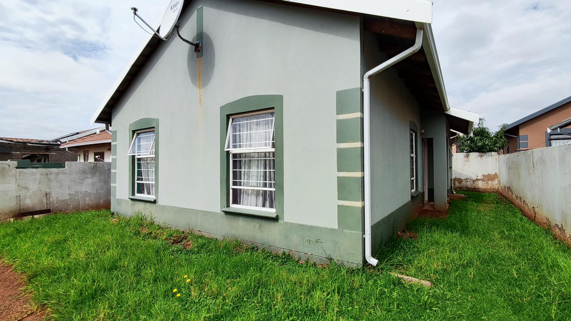 Front View of property in Salfin