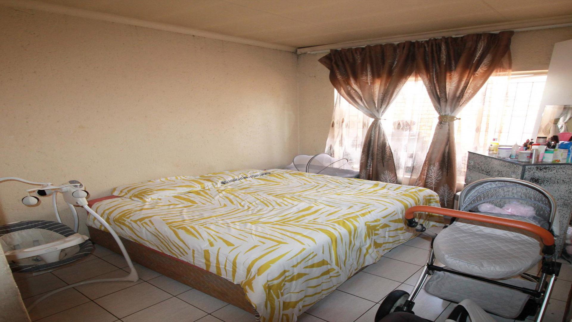 Bed Room 2 - 14 square meters of property in Brakpan