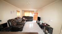 Lounges - 21 square meters of property in Brakpan