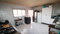Kitchen - 14 square meters of property in Brakpan