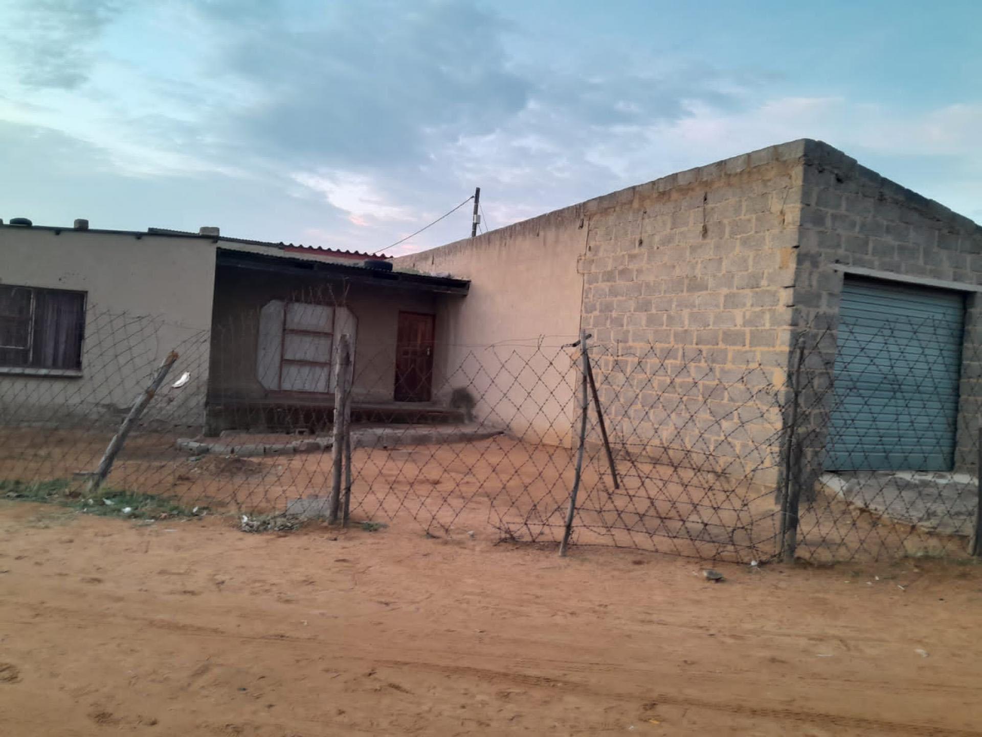 Front View of property in Emalahleni (Witbank) 
