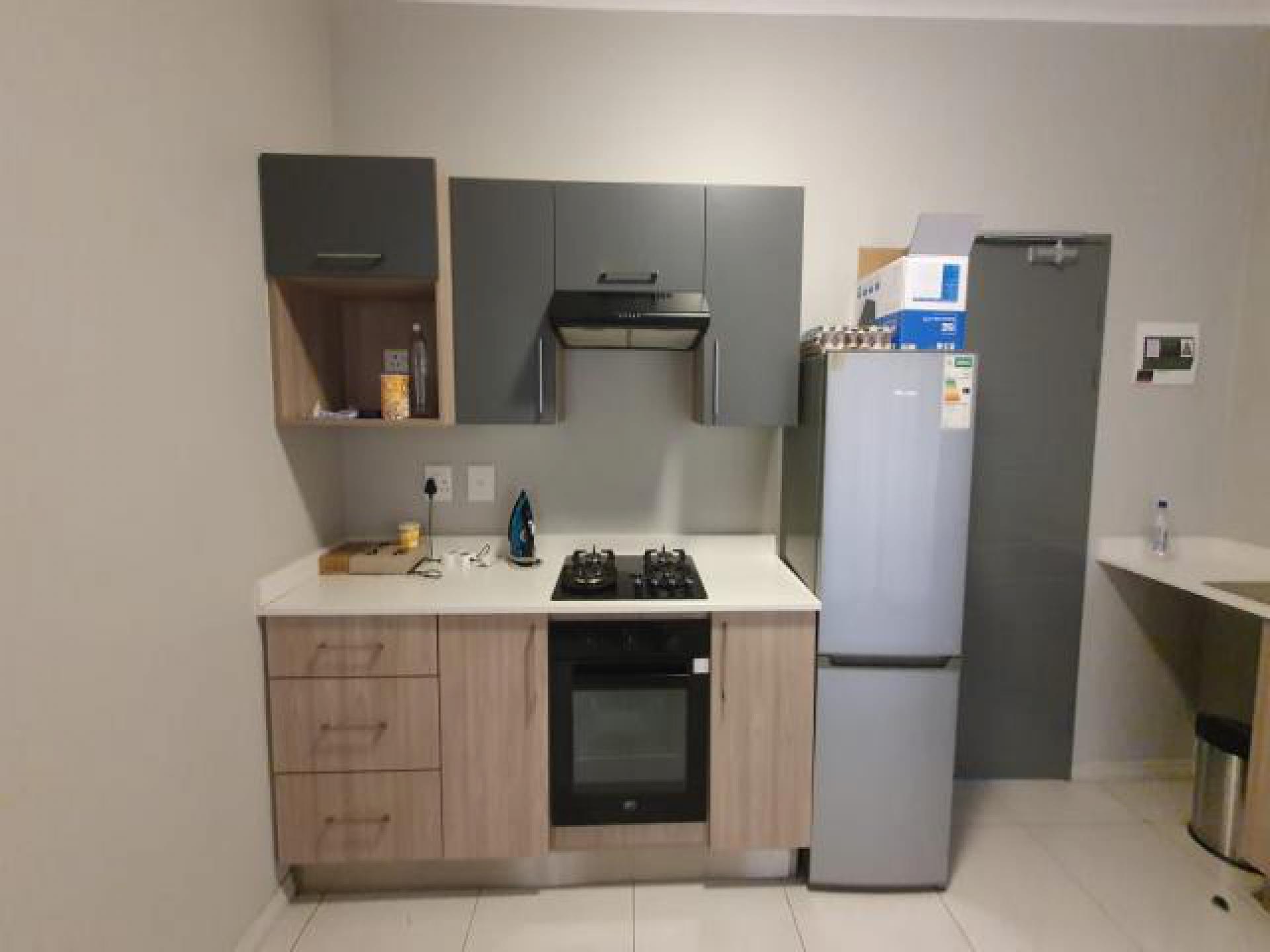 Kitchen of property in Midridge Park