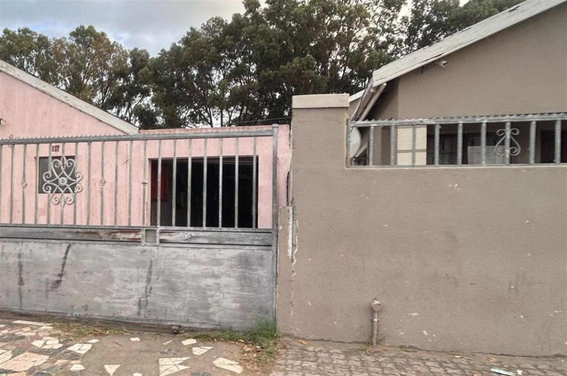 Front View of property in Blue Downs