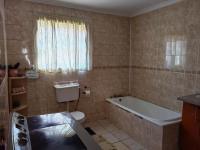 Bathroom 1 of property in Macassar