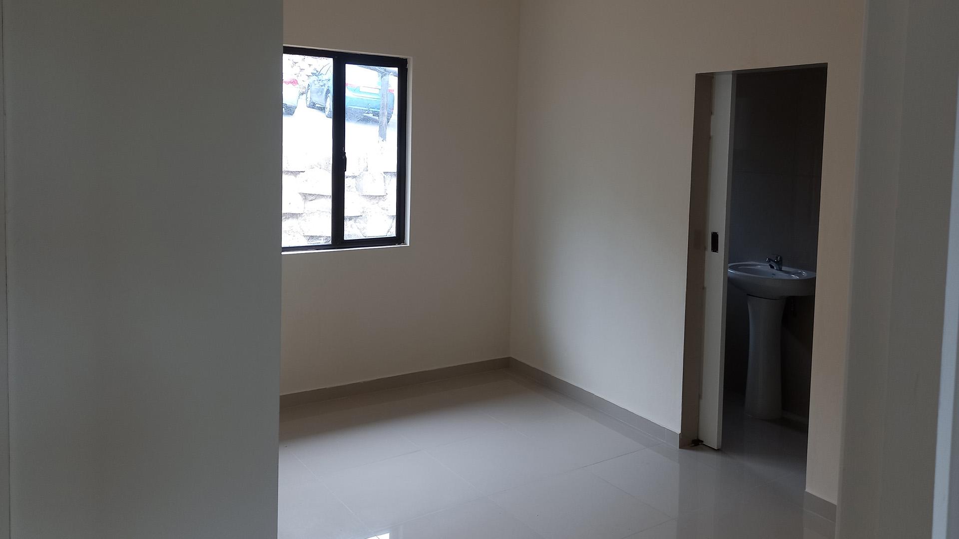 Main Bedroom - 16 square meters of property in Reservoir Hills KZN