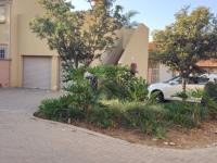 2 Bedroom 2 Bathroom Simplex to Rent for sale in Willow Park Manor