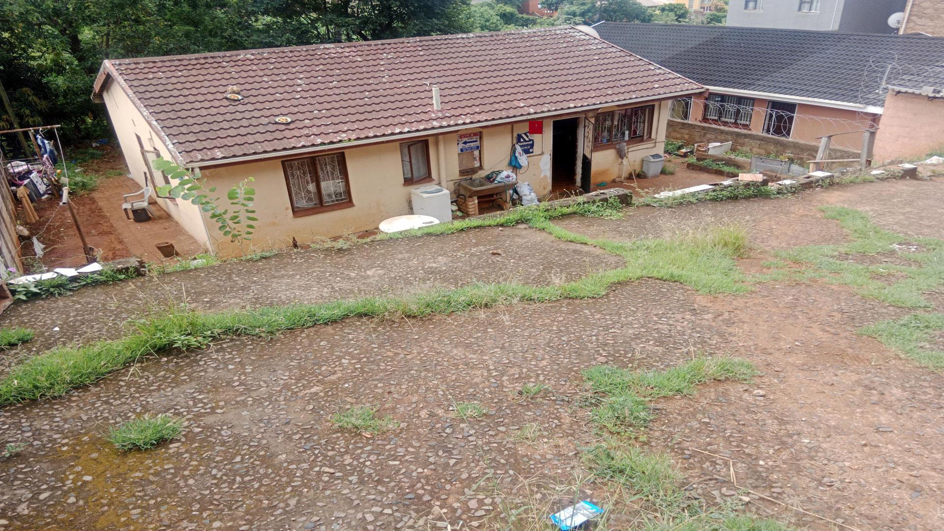 Front View of property in Lotus Park