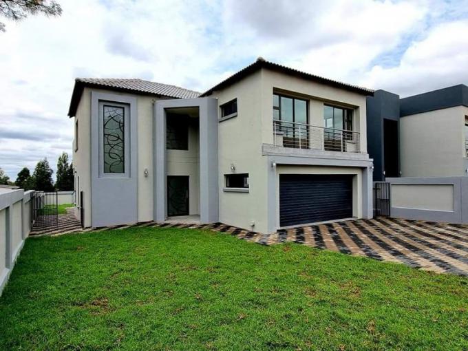 4 Bedroom House for Sale For Sale in Kameeldrift - MR570793