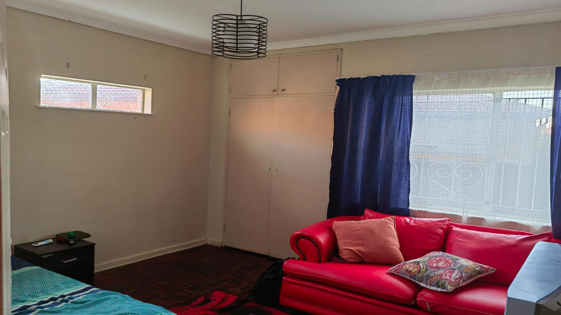 Bed Room 3 of property in Newcastle