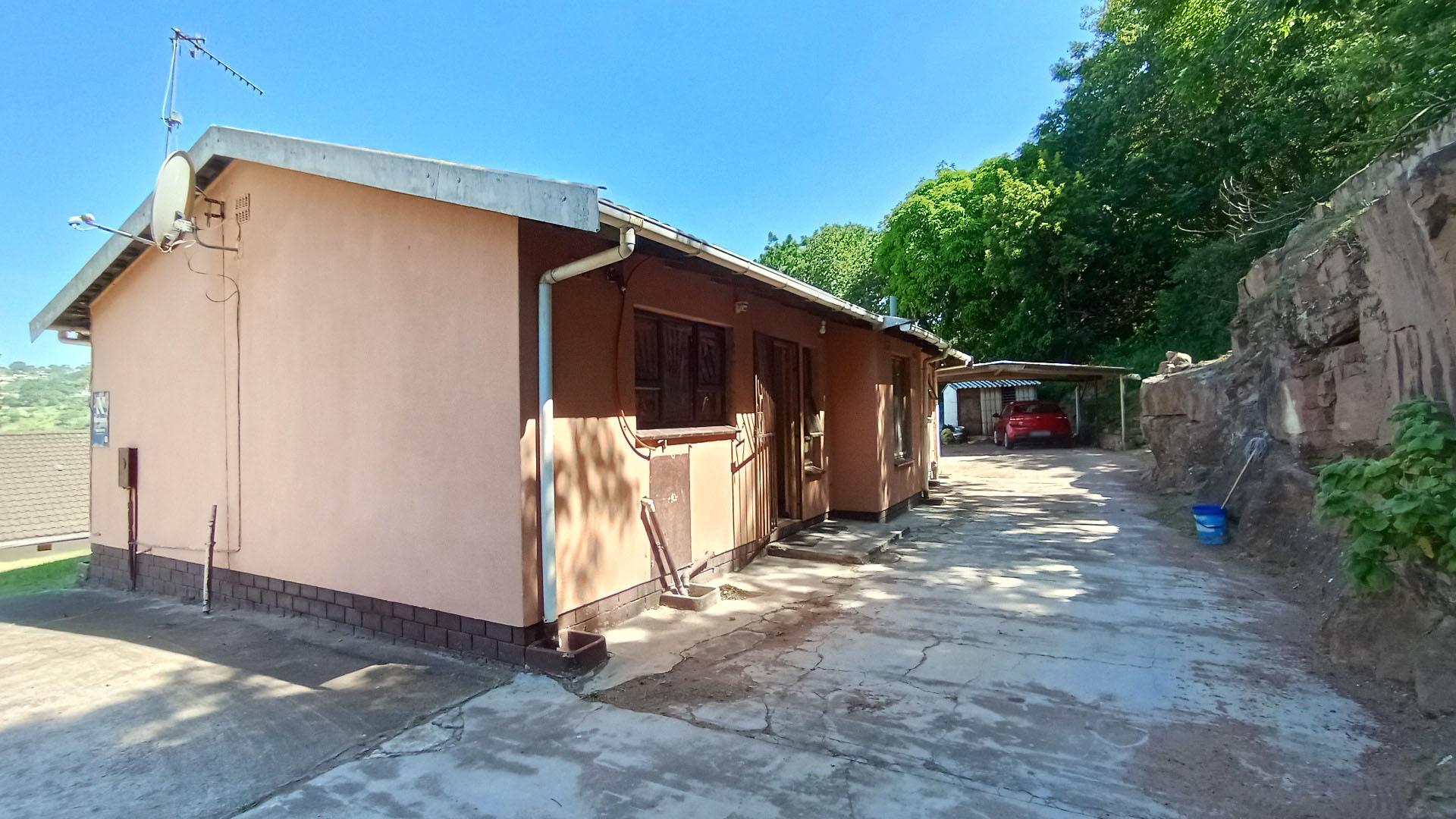 Front View of property in Pinetown 