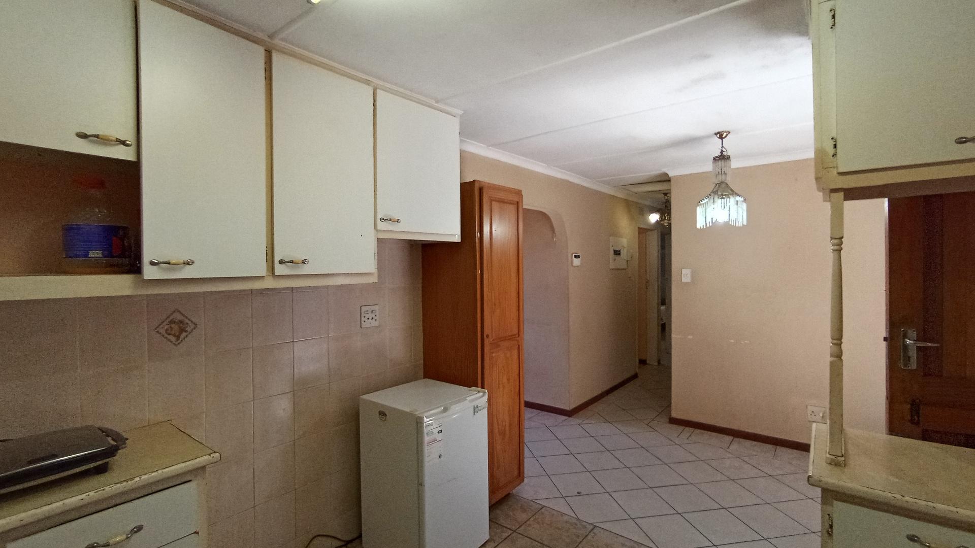 Kitchen - 12 square meters of property in Pinetown 