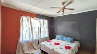 Main Bedroom - 16 square meters of property in Pinetown 