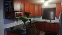 Kitchen - 11 square meters of property in Vorna Valley