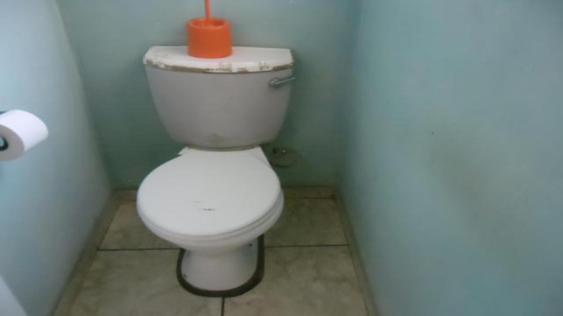 Bathroom 2 of property in Bram Fischerville