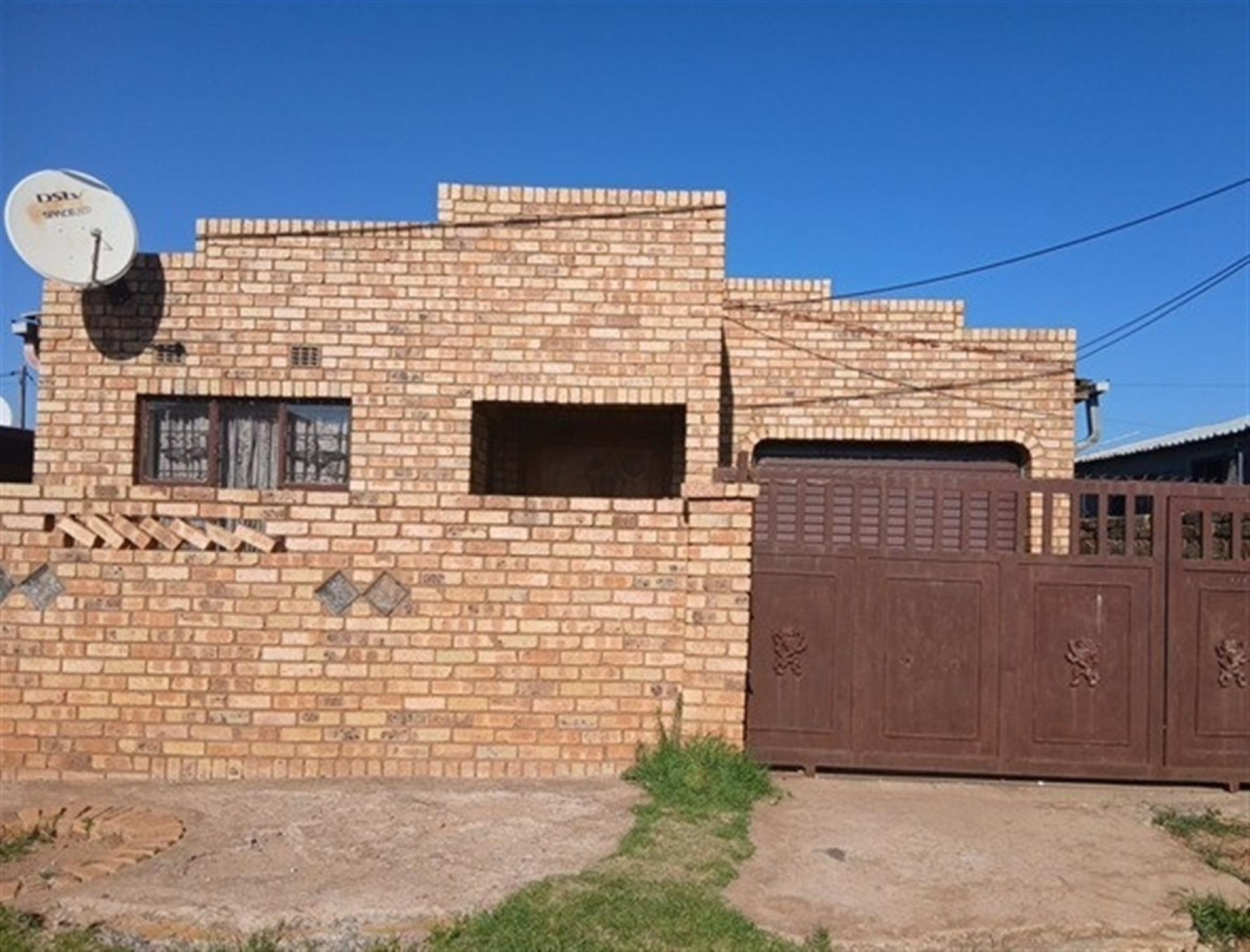 Front View of property in Tshepisong