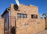 Front View of property in Tshepisong
