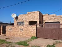 Front View of property in Tshepisong