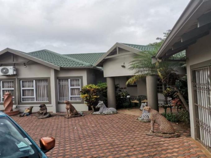 6 Bedroom House for Sale For Sale in Somerset Park MR57115