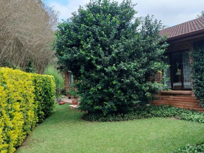 3 Bedroom Simplex for Sale For Sale in Chase Valley - MR571202