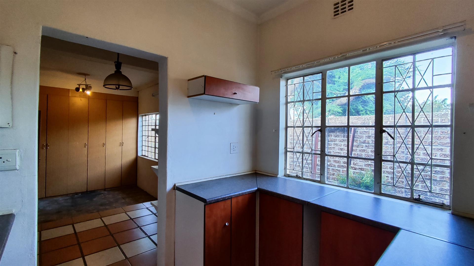 Flatlet - 78 square meters of property in Glen Marais