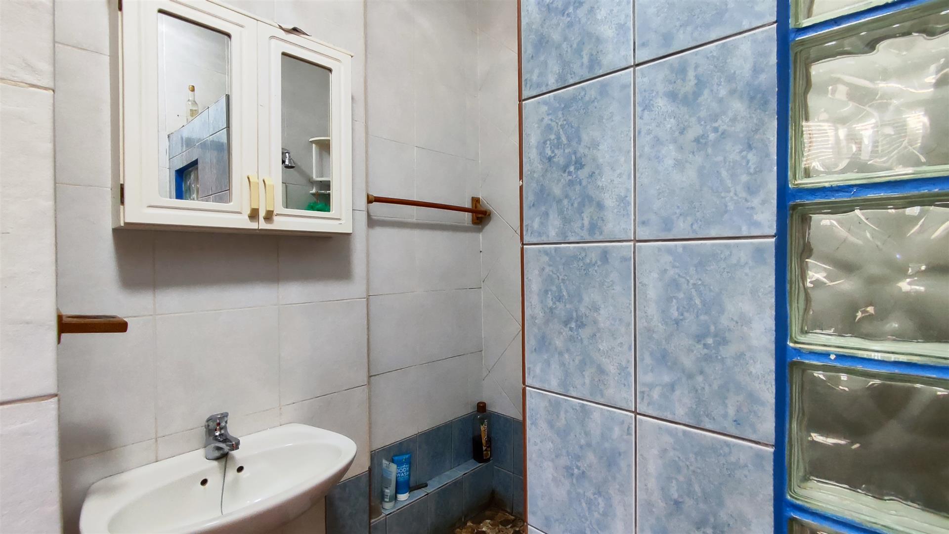 Flatlet - 78 square meters of property in Glen Marais